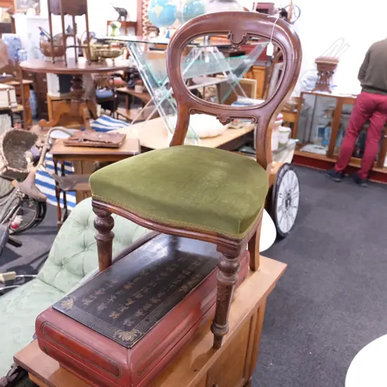 VICT BALLOON BACK CHAIR