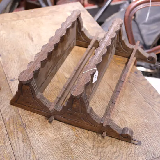 SMALL CARVED OAK SHELF L 400 MM