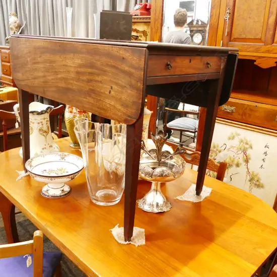 VICT MAHOGANY PEMBROOK TABLE