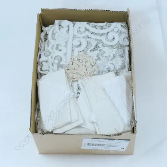 LOT ASST TABLE LINEN