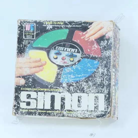 RETRO BOXED SIMON SAYS GAME