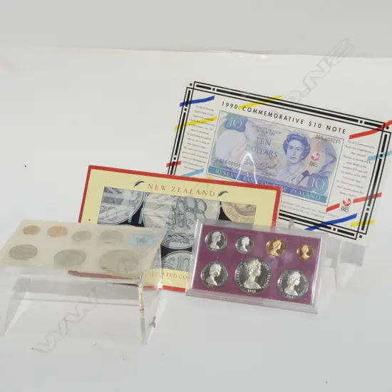 GROUP NZ BOXED COINS; COMMEMORATIVE $10.00 NOTE ETC