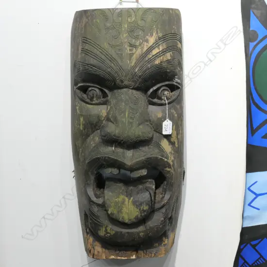 LARGE CARVED WOODEN MAORI HEAD H. 620MM