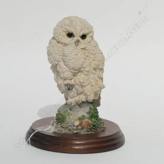 RUSSELL WILLIS COLLECTION--SNOWY OWL--RESIN