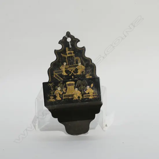 VICT. LACQUER VESTA HOLDER H. 210