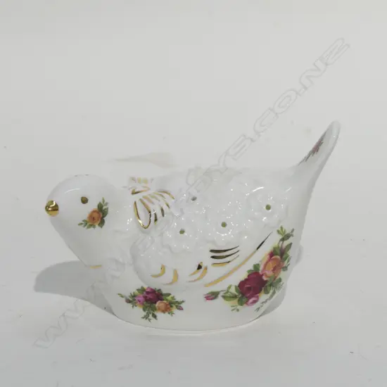 ROYAL ALBERT 'OLD COUNTRY ROSE' BIRD POMANDER