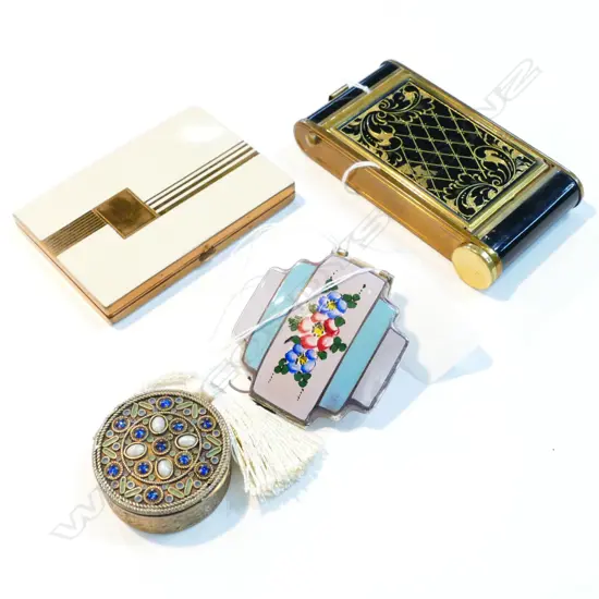 FOUR VINTAGE POWDER COMPACTS