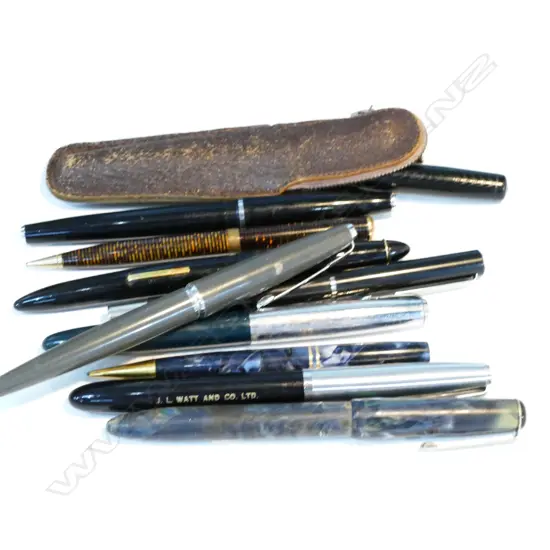 10 VINTAGE PENS & PENCILS