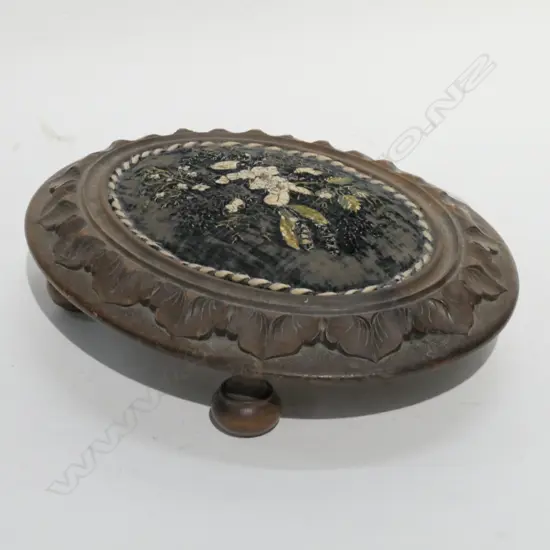 OVAL VICT. FOOTSTOOL DIA. 300