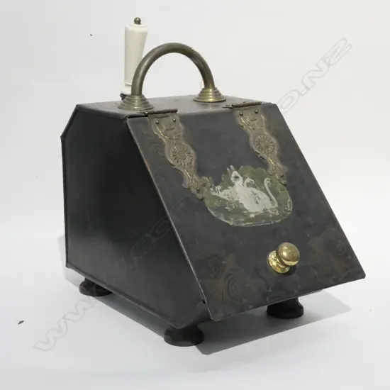 VICT. METAL COAL SCUTTLE