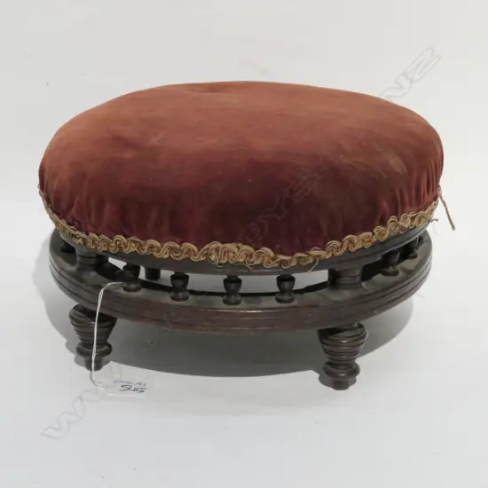 VICT. FOOTSTOOL DIA. 290