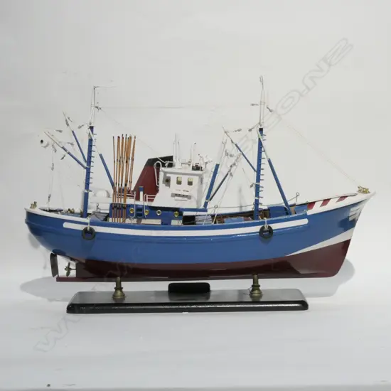 MODEL BOAT - CARMEN II