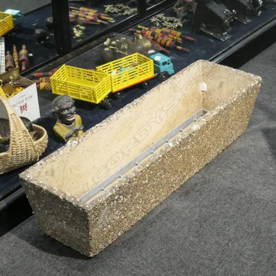 RETRO CONCRETE OUTDOOR PLANTER W/ DRAINING TRAY