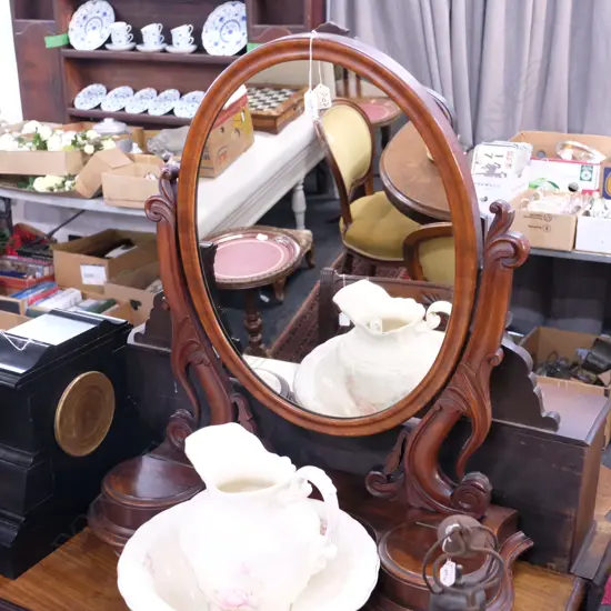 VICT. MAHOGANY TOILET MIRROR H. 840