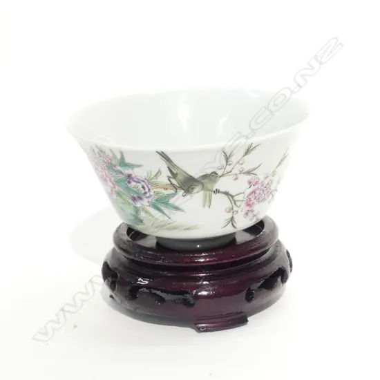 CHINESE PORCELAIN BOWL ON STAND D 100 MM