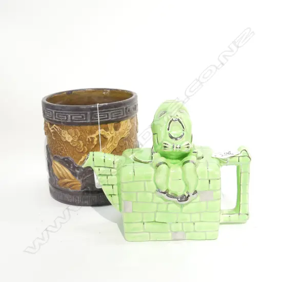 ART DECO SADLER HUMPTY DUMPTY TEAPOT H. 170 + BRETBY VASE