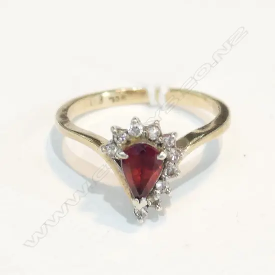 9CT GARNET RING 1.93GMS