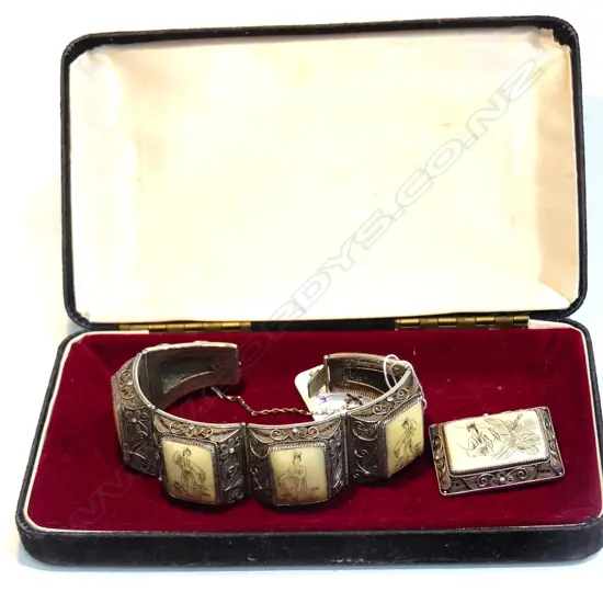 CHINESE FILIGREE SILVER AND ENGRAVED BONE BRACELET AND BROOCH