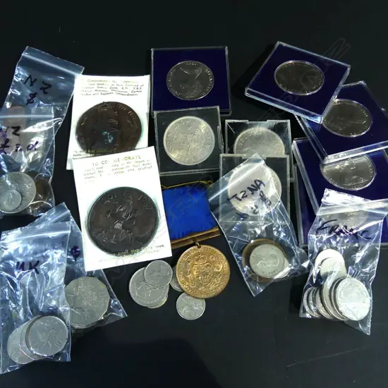 COLLECTION OF ASSORTED NZ COINS,