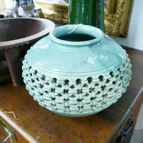 CHINESE CELADON GLAZE VASE H. 190MM