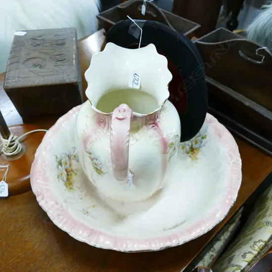 VICT BASIN AND JUG AND BOWLER HAT