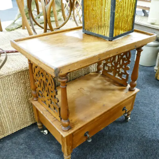 COLONIAL CANTERBURY WITH MODIFIED TRAY TOP