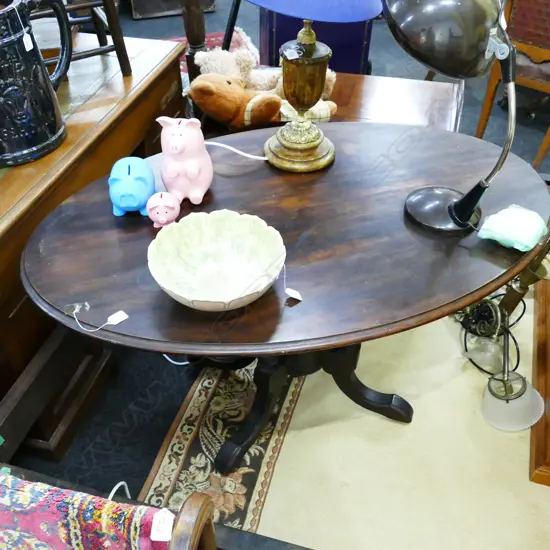 VICT. OVAL SIDE TABLE L. 1100