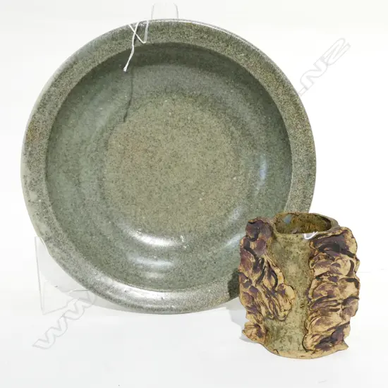 LEN CASTLE BOWL GREEN SPECKLED + OTHER PINCHED VASE