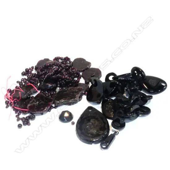 BAG LGE ASST GARNET BEADS + FRENCH JET PART NECKLACE