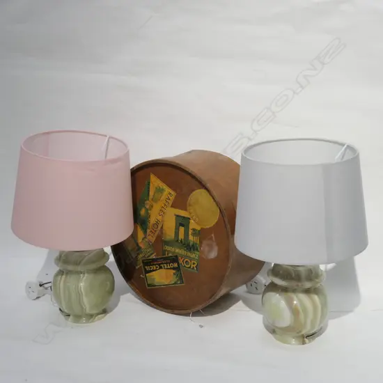 PAIR OF VINTAGE ONYX LAMPS H 430MM AND WOODEN HAT BOX 380 DIA