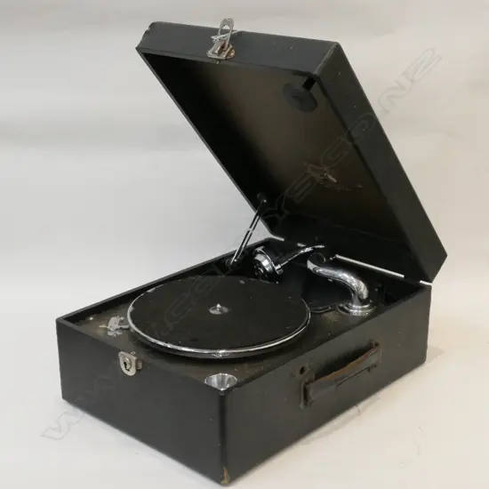 GRAMOPHONE RECORD PLAYER