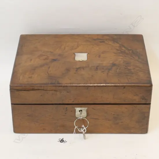 VICTORIAN WALNUT AND MOTHER OF PEARL INLAID BOX