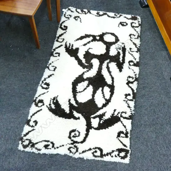 MAORI ROCK DRAWING FLOOR RUG