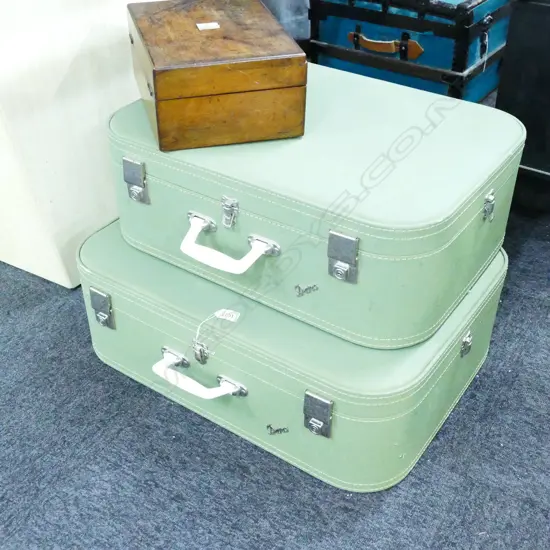 PR GREEN RETRO TRAVEL SUITCASES