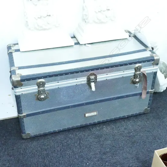 METAL SHIPS TRUNK