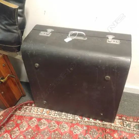 CASED PIANO ACCORDIAN