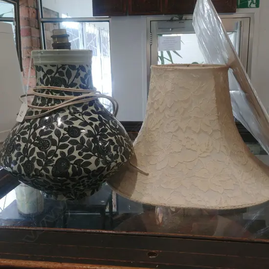 CHINA TABLE LAMP WITH SHADE