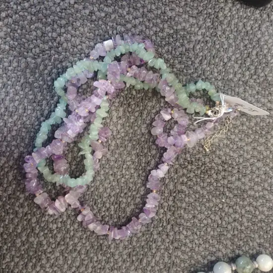 VINTAGE AMETHYST AND AVENTURINE GEMSTONE NECKLACE