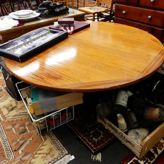LARGE CIRCULAR MID-CENTURY COFFEE TABLE