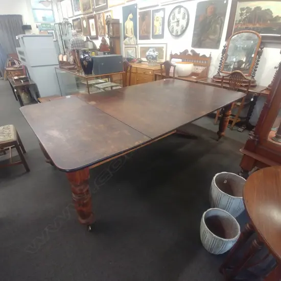 The family used to visit Lois at her house in Blockhouse Bay with her studio and art gallery at the bottom of the garden. She used to feed her cats on this table. Base made from native Kauri timber