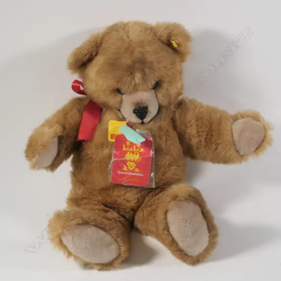 STEIFF MOLLY BEAR 25 INCH ALL BUTTONS AND TAGS SIGNED BY OTTO AND BRIGIT STEIFF L.A CONVENTION 1981-90
