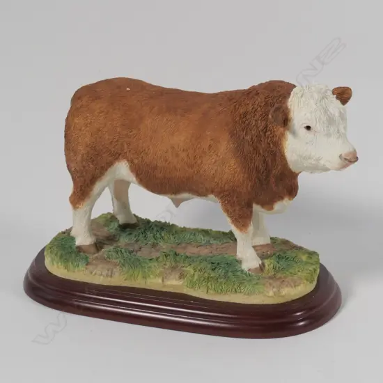 BORDER FINE ARTS SIMMENTAL BULL--BOXED