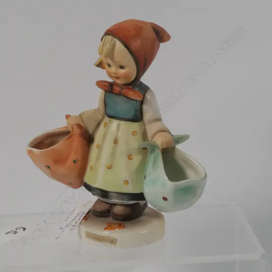 HUMMEL FIGURE MOTHERS DARLING 1959-63 H 130 MM