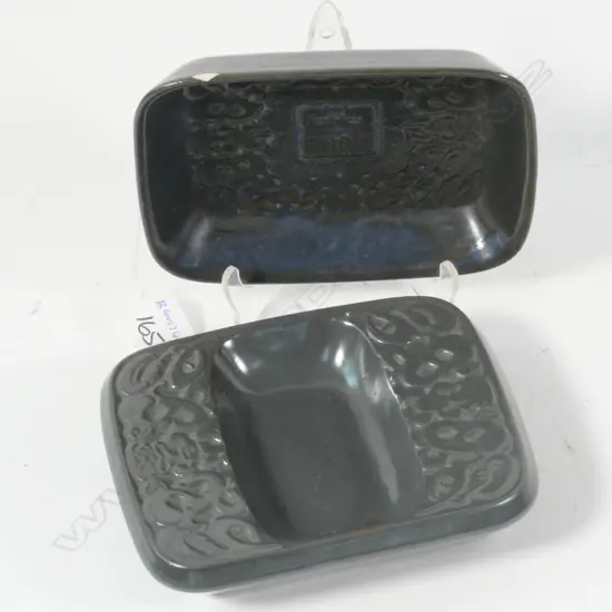 2 CROWN LYNN MAORI MOTIF ASH TRAYS ONE A/F L 140 MM 
