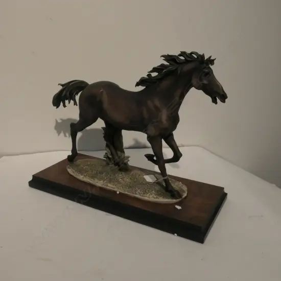 FLORENCE RUNNING HORSE BY GIUSEPPE ARMANI NO 907 H 340 MM
