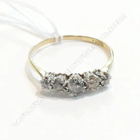 18CT GOLD AND FIVE STONE DIAMOND RING