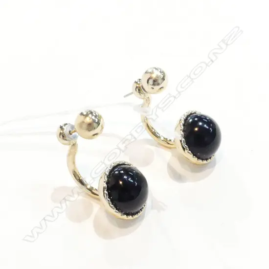 ONYX G/P UNDER/OVER EARRINGS
