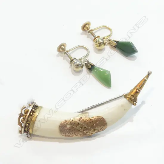 C1900 9CT IVORY MIZPAH BROOCH & PR GREENSTONE EARRINGS