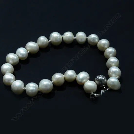 F.W. PEARL BRACELET
