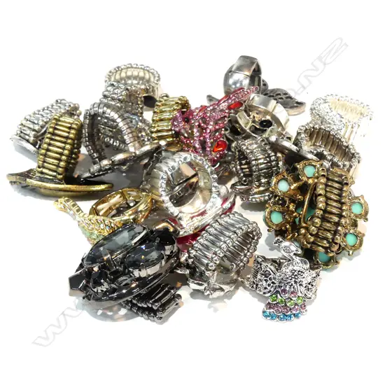 COSTUME JEWELLERY 20 X RINGS